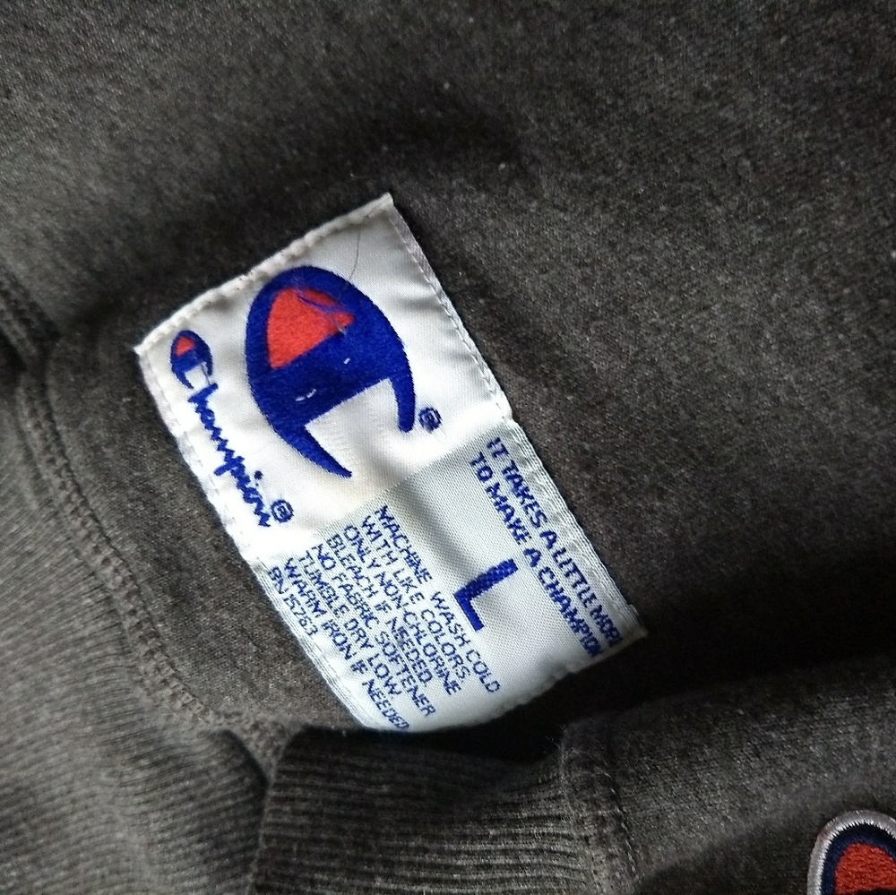 SOLD💥Champion Script Spell Out Hoodie - Picture 3 of 4